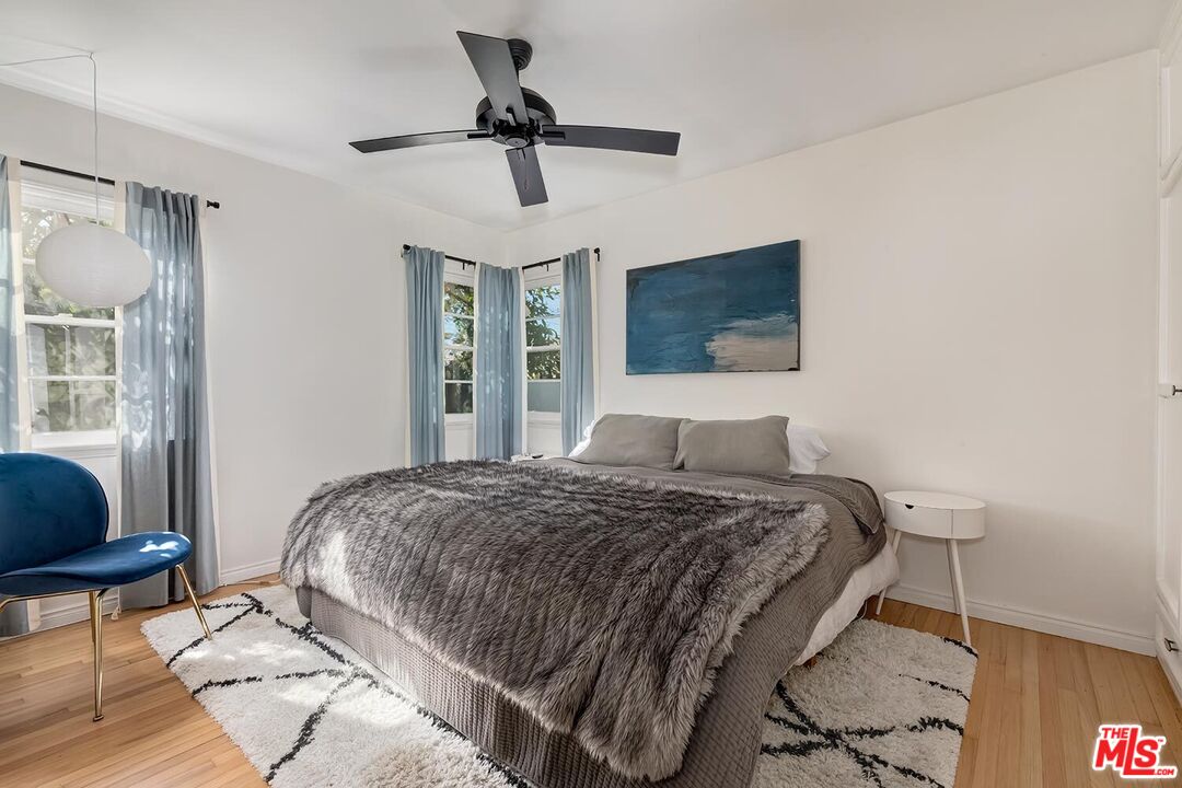 223 6th Ave