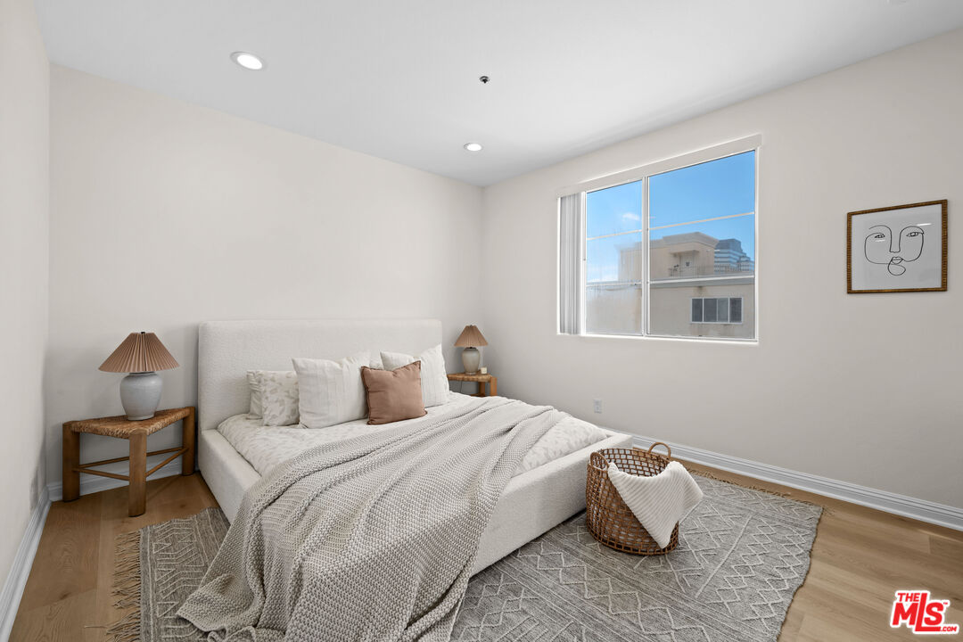 11920 Goshen Ave Unit: 402