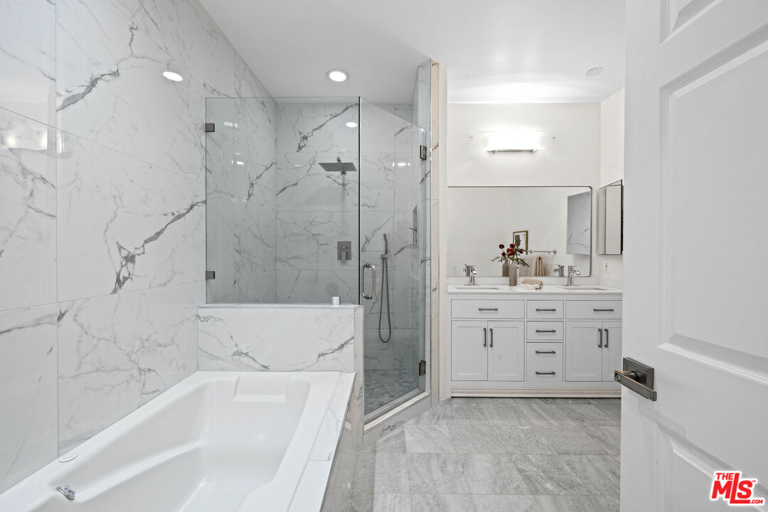 11920 Goshen Ave Unit: 402