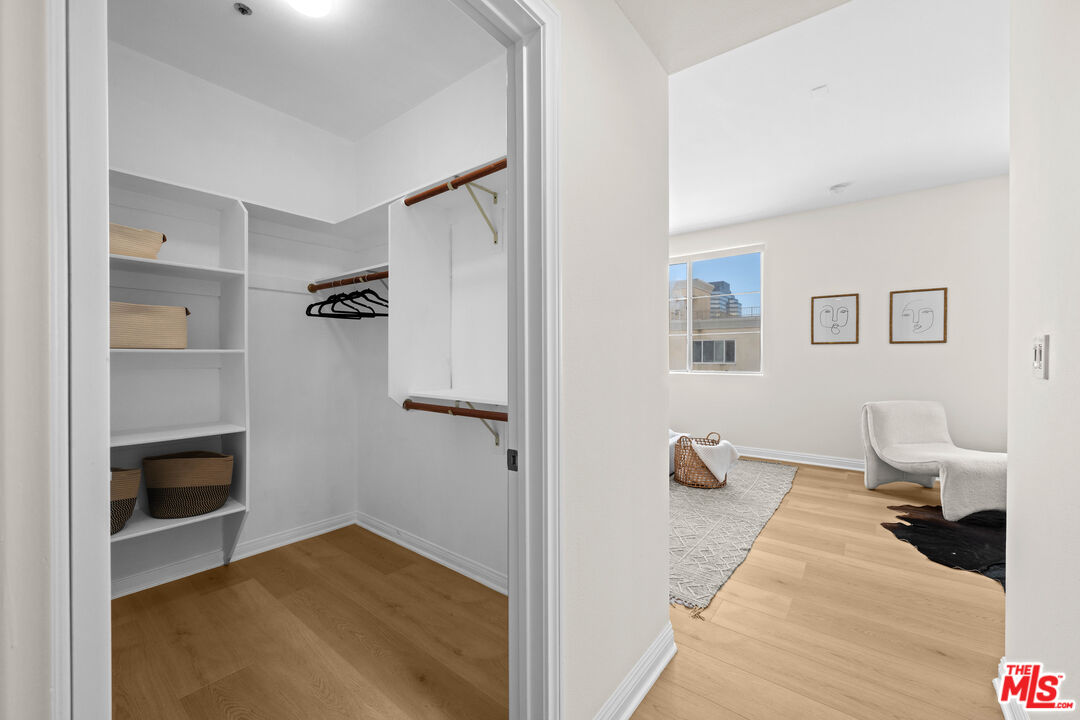 11920 Goshen Ave Unit: 402
