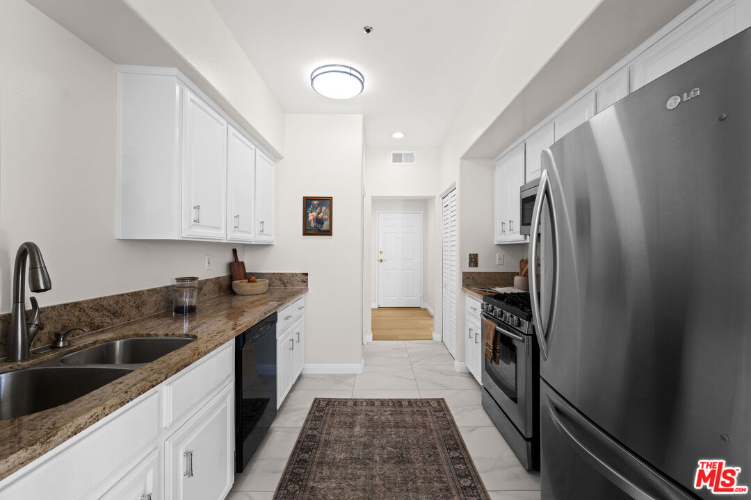 11920 Goshen Ave Unit: 402