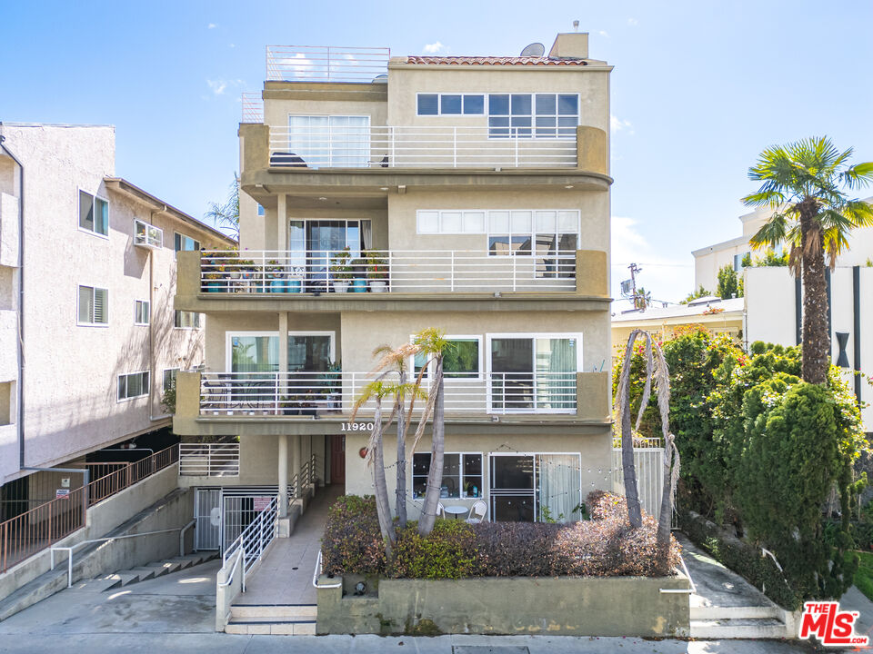 11920 Goshen Ave Unit: 402
