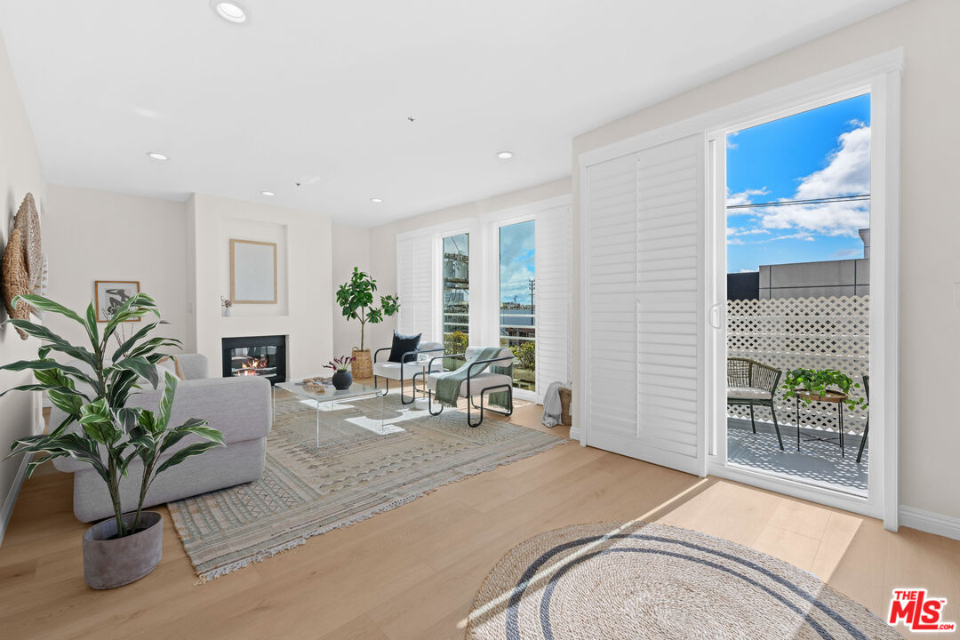 11920 Goshen Ave Unit: 402