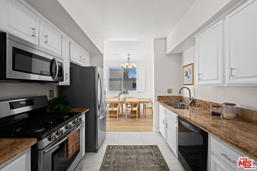 11920 Goshen Ave Unit: 402
