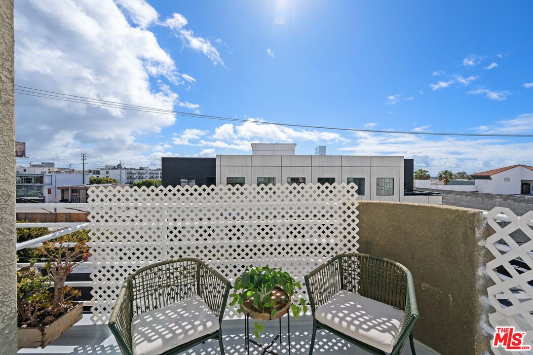 11920 Goshen Ave Unit: 402
