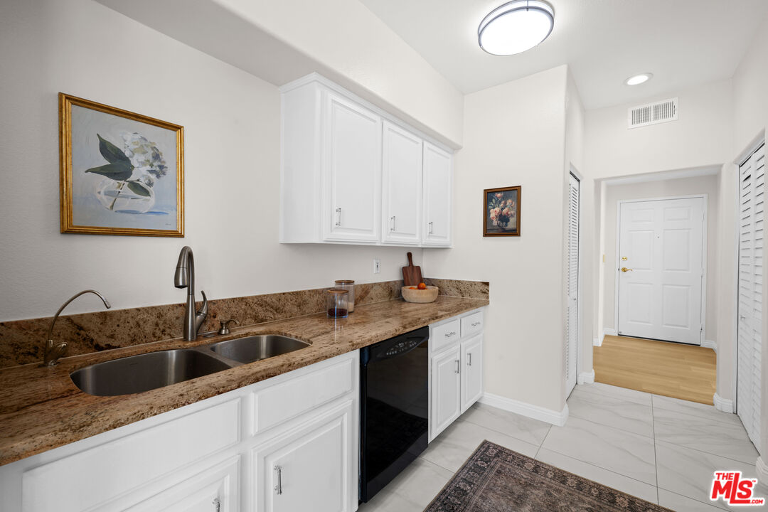 11920 Goshen Ave Unit: 402