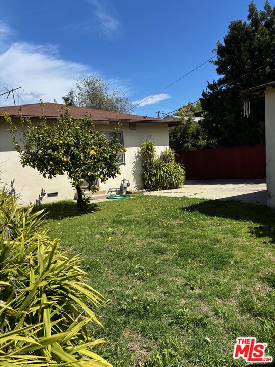 3621 Greenwood Ave