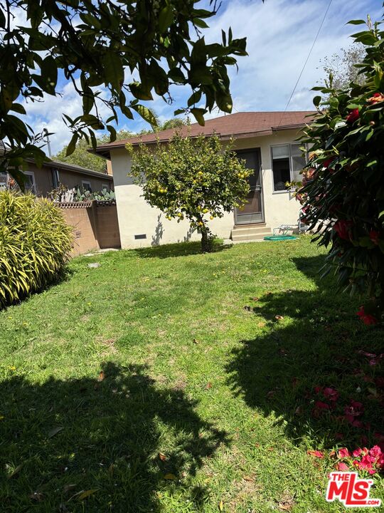 3621 Greenwood Ave