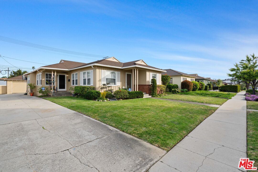 7810 Flight Ave