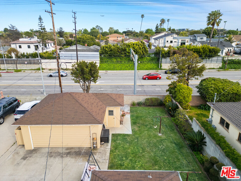 7810 Flight Ave