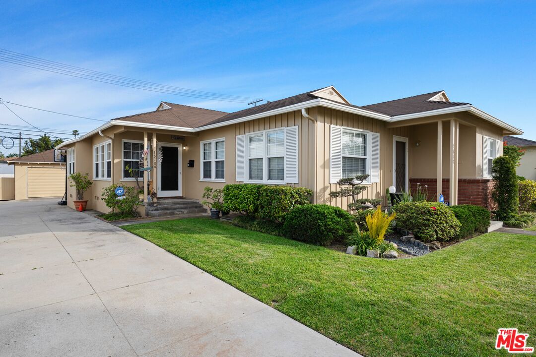 7810 Flight Ave