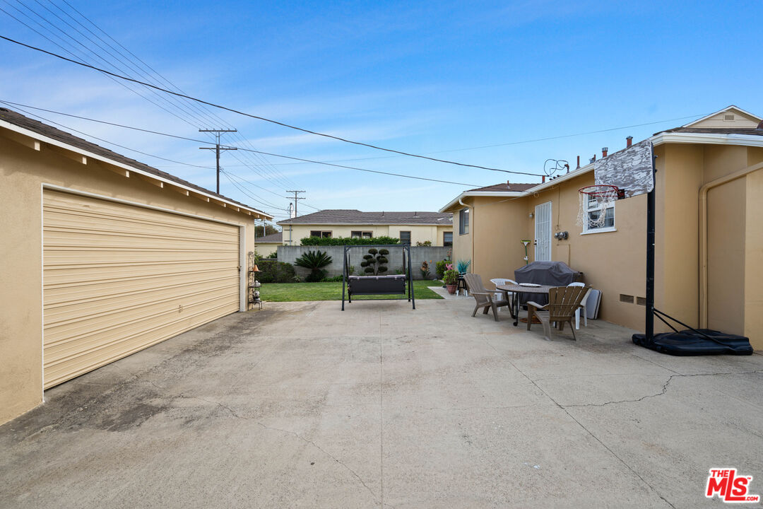 7810 Flight Ave