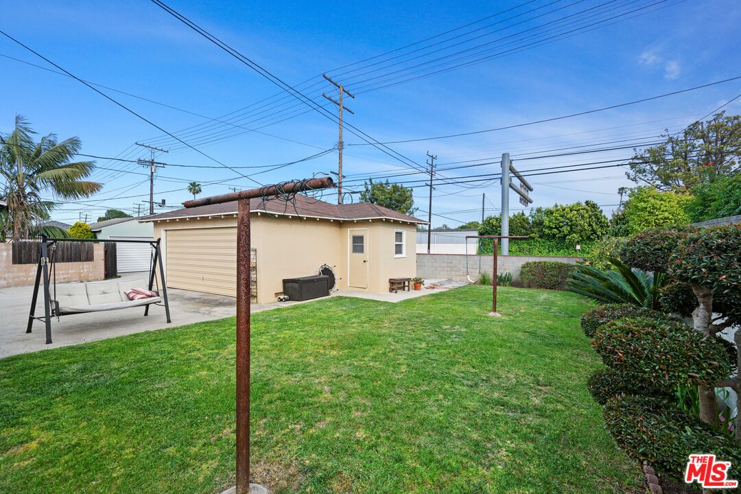 7810 Flight Ave
