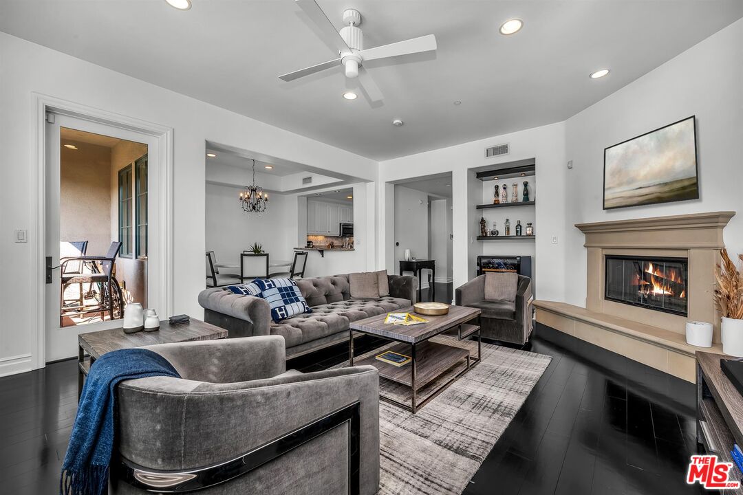 6241 Crescent Park Unit: 407