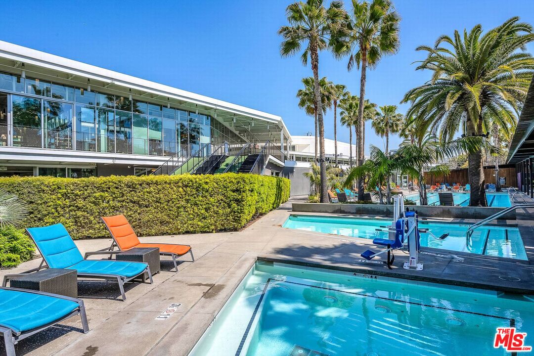 6241 Crescent Park Unit: 407