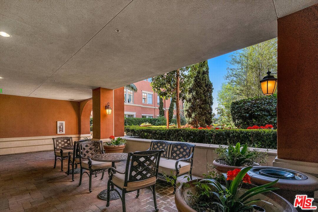 6241 Crescent Park Unit: 407