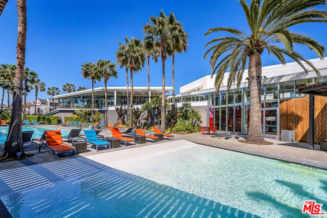 6241 Crescent Park Unit: 407