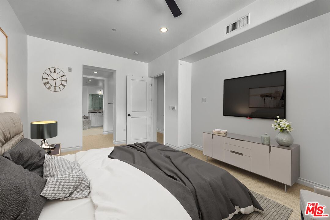 6241 Crescent Park Unit: 407