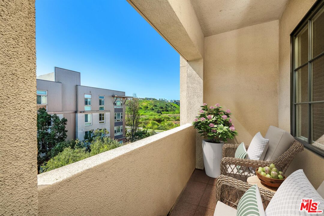 6241 Crescent Park Unit: 407