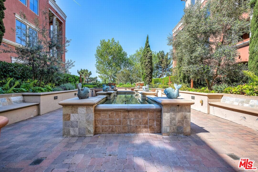 6241 Crescent Park Unit: 407