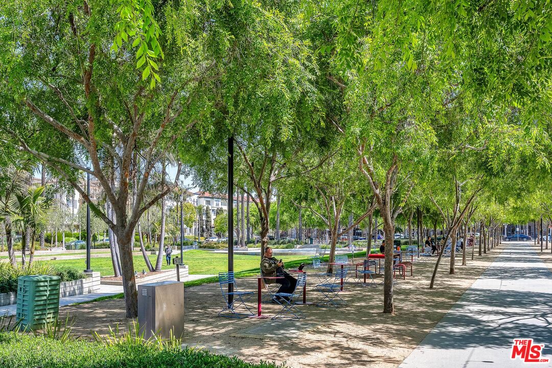 6241 Crescent Park Unit: 407