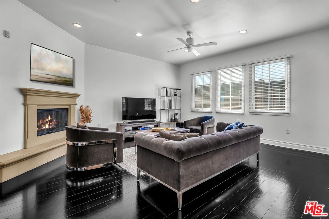 6241 Crescent Park Unit: 407