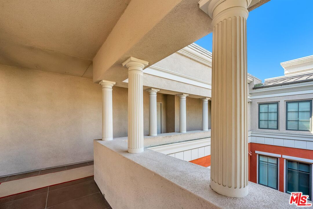 6241 Crescent Park Unit: 407