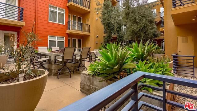 4050 Glencoe AVE Unit: 215