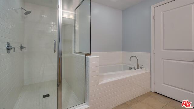 4050 Glencoe AVE Unit: 215