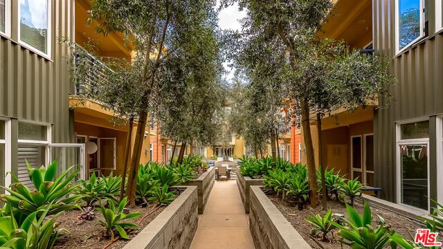 4050 Glencoe AVE Unit: 215