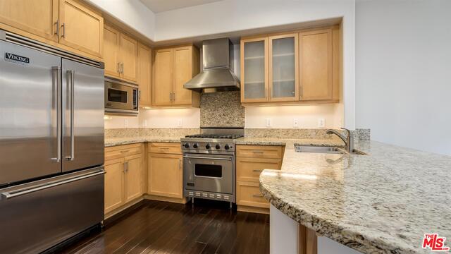 4050 Glencoe AVE Unit: 215