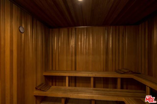 4050 Glencoe AVE Unit: 215