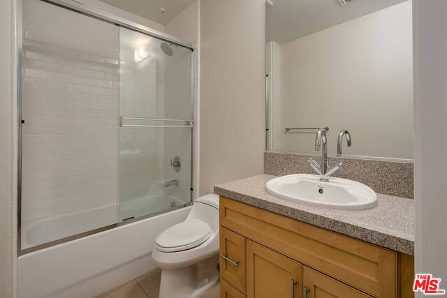 4050 Glencoe AVE Unit: 215