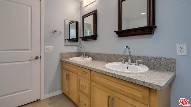 4050 Glencoe AVE Unit: 215