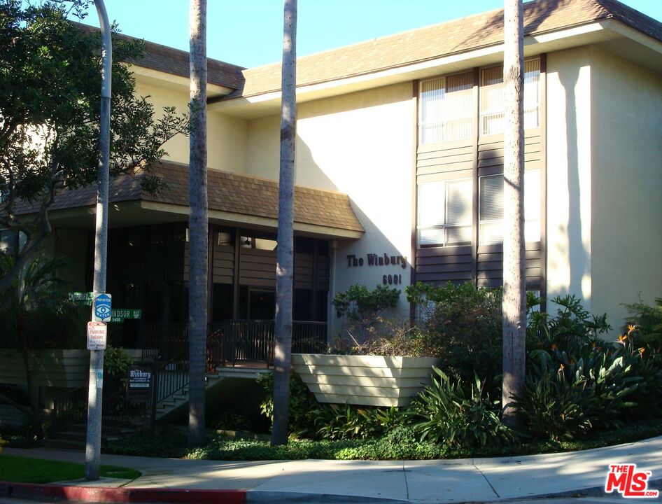 6001 CANTERBURY DR Unit: 302