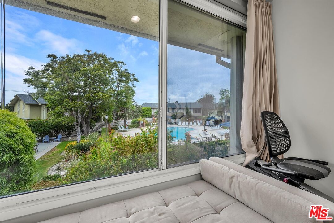 5215 S SEPULVEDA BLVD Unit: 17A
