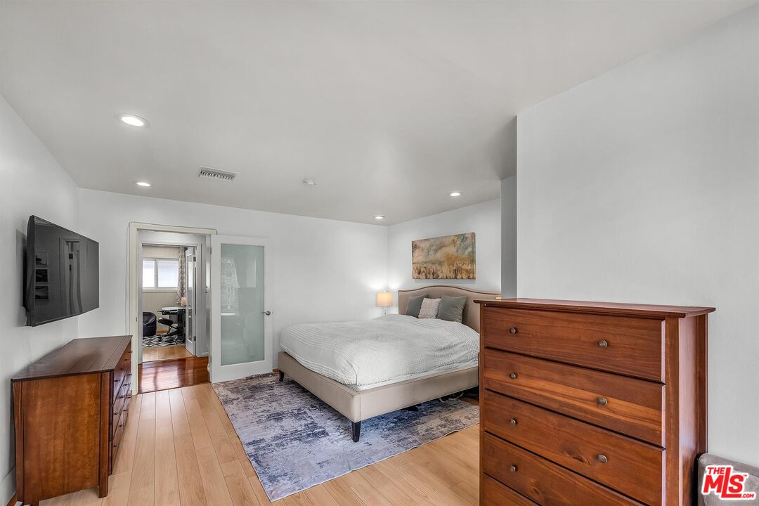 5215 S SEPULVEDA BLVD Unit: 17A
