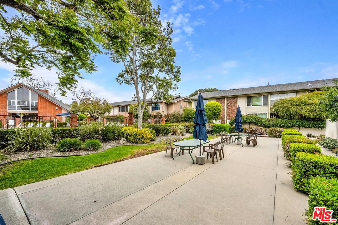 5215 S SEPULVEDA BLVD Unit: 17A