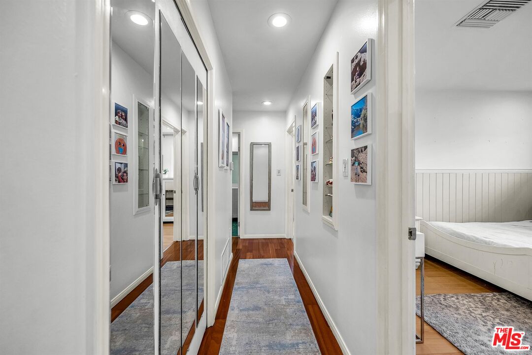 5215 S SEPULVEDA BLVD Unit: 17A