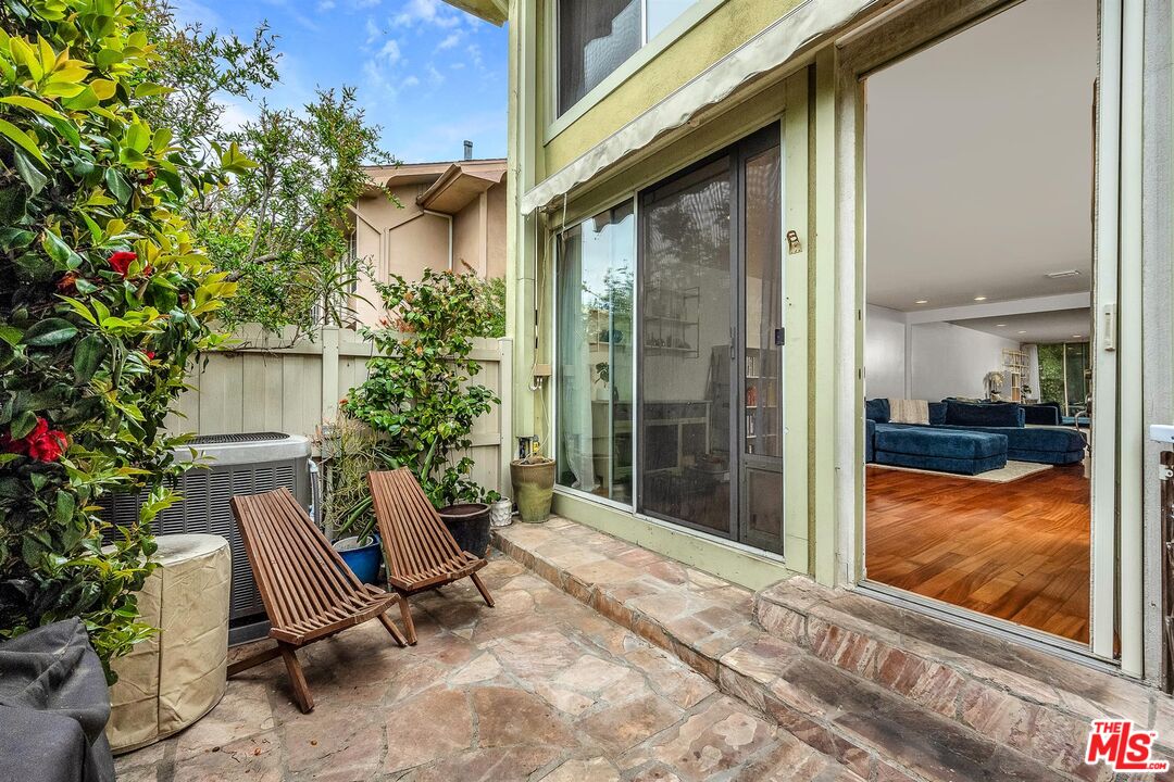5215 S SEPULVEDA BLVD Unit: 17A