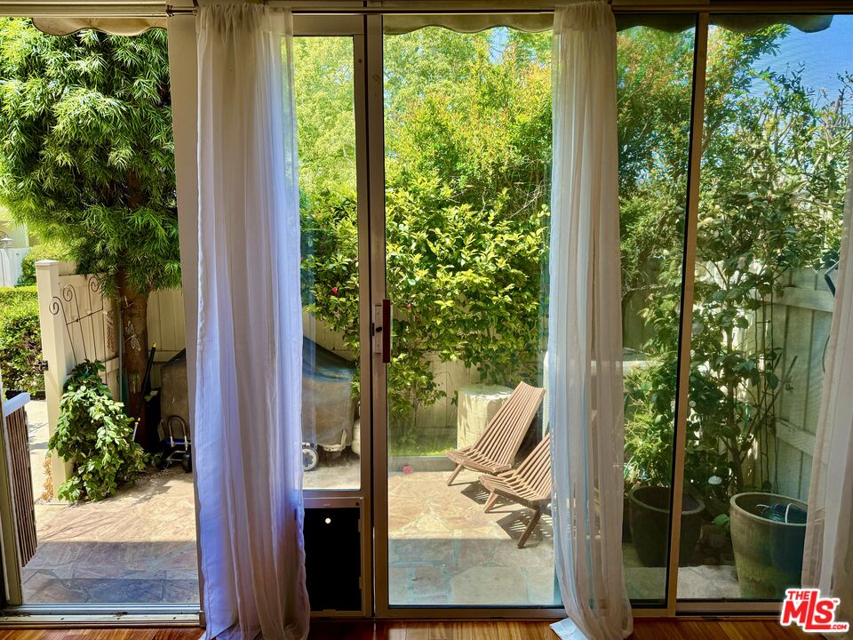 5215 S SEPULVEDA BLVD Unit: 17A