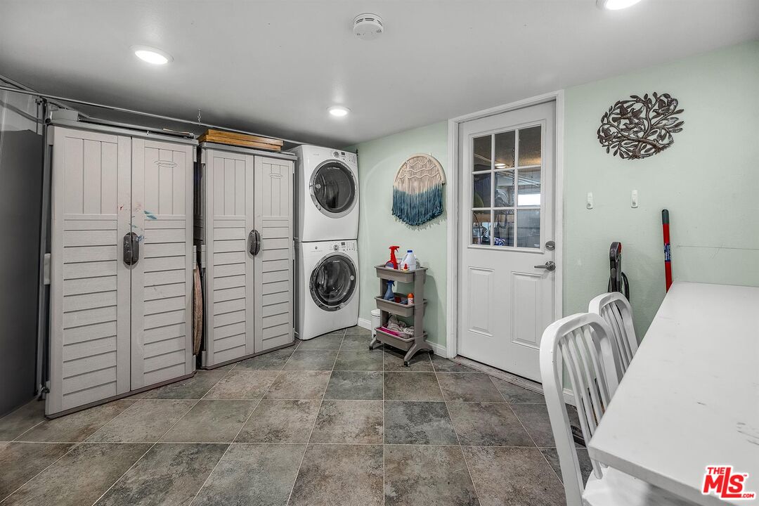 5215 S SEPULVEDA BLVD Unit: 17A