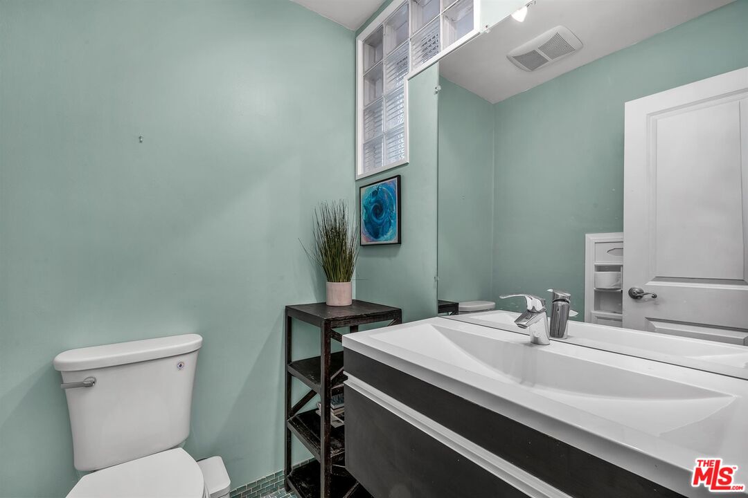 5215 S SEPULVEDA BLVD Unit: 17A