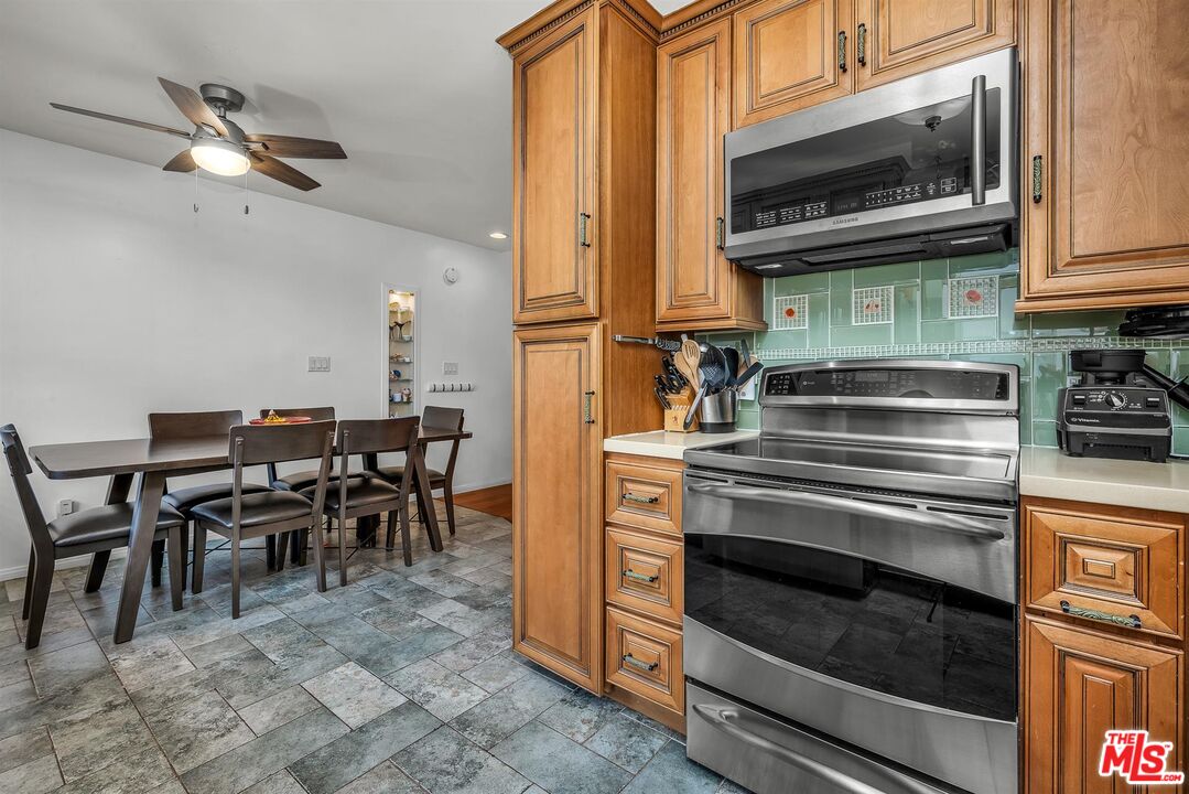 5215 S SEPULVEDA BLVD Unit: 17A