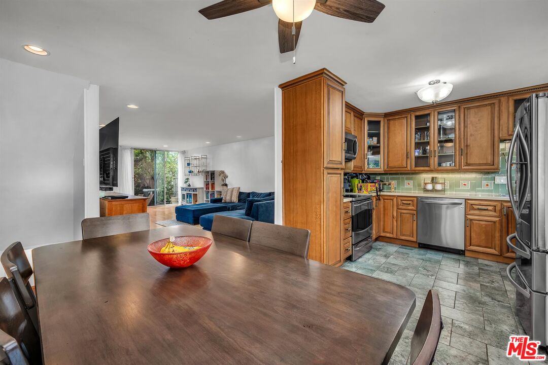 5215 S SEPULVEDA BLVD Unit: 17A