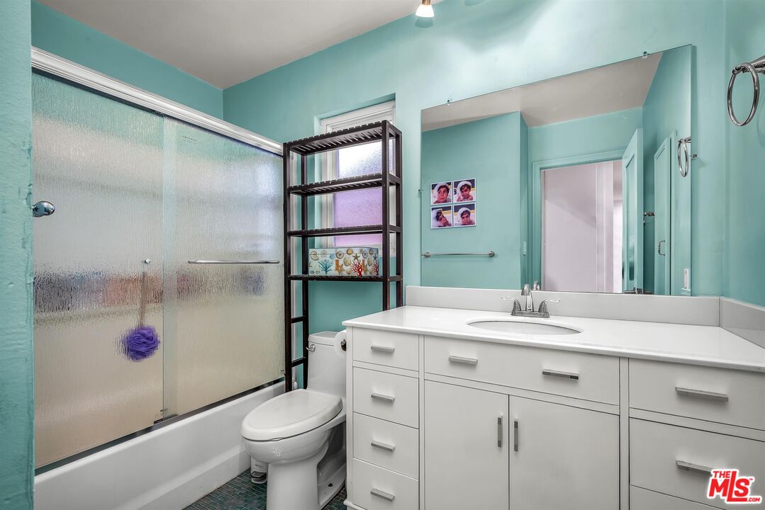 5215 S SEPULVEDA BLVD Unit: 17A