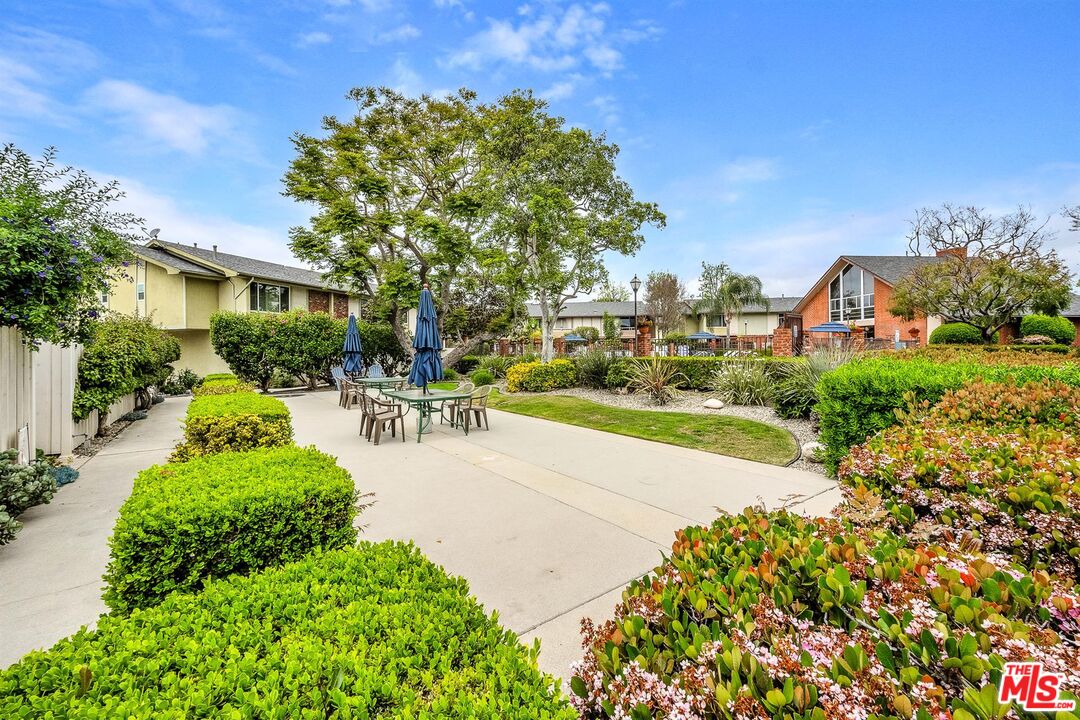 5215 S SEPULVEDA BLVD Unit: 17A