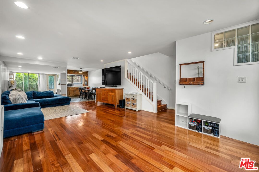 5215 S SEPULVEDA BLVD Unit: 17A