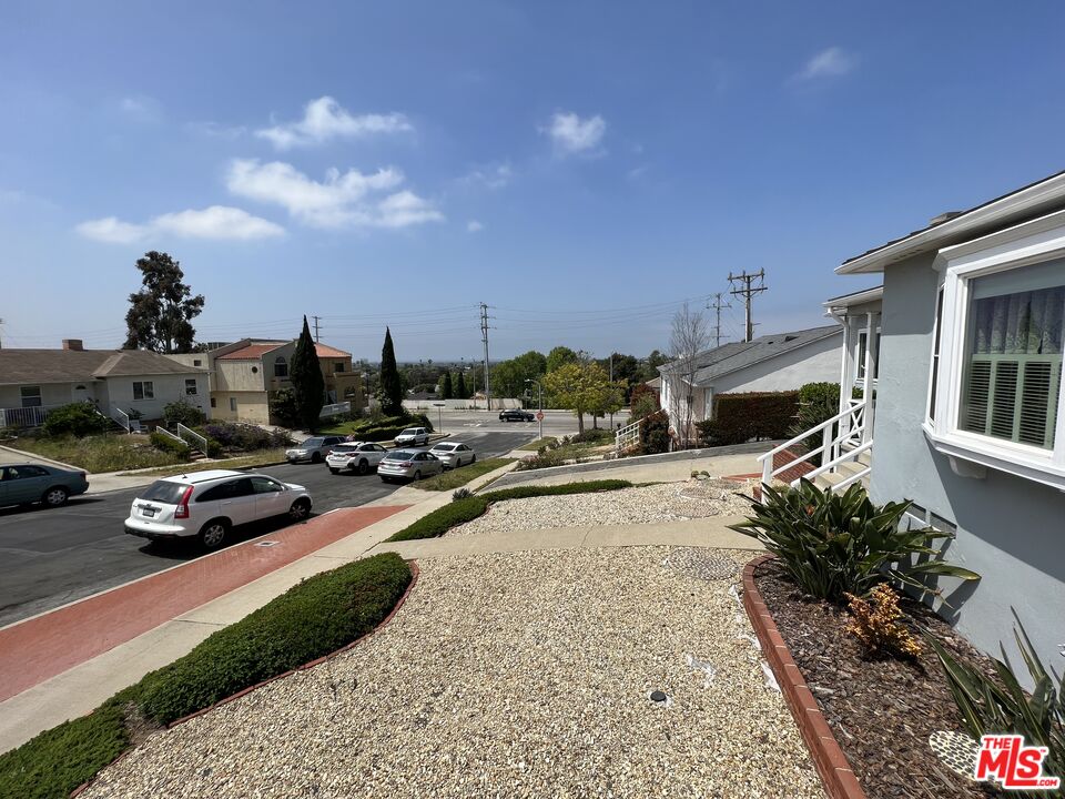 12315 Stanwood Dr