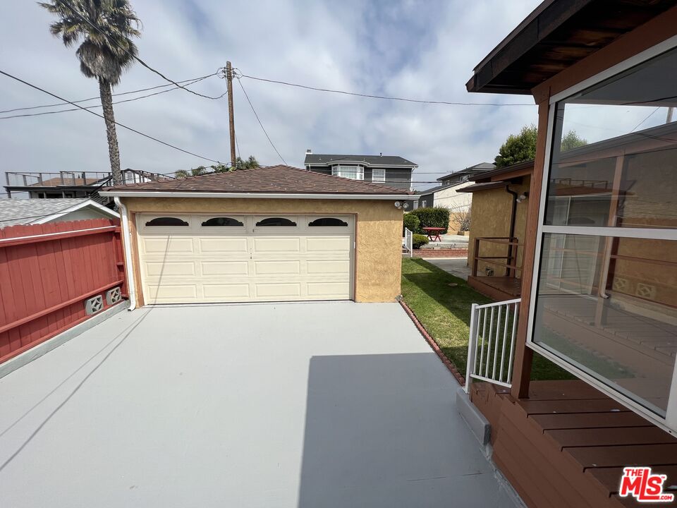 12315 Stanwood Dr